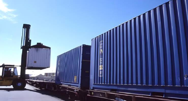 Characteristics of open top containers and flat containers