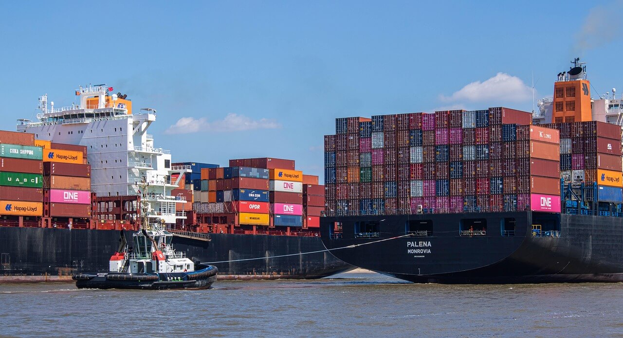 What is the difference between Qatar sea freight LCL and FCL?