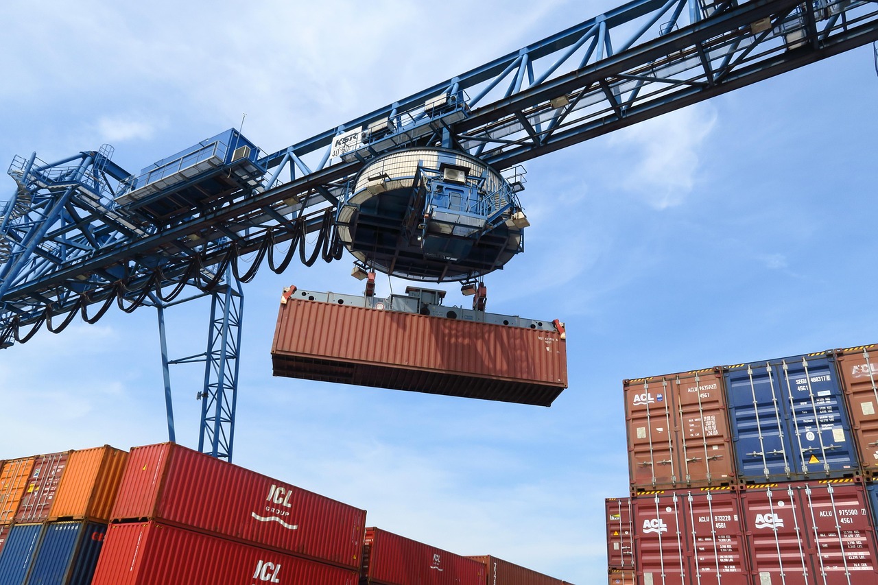 How can logistics and shipping from China to Dubai ensure the safety of goods?