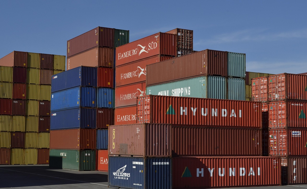 How can international freight safely transport household appliances to Dubai?