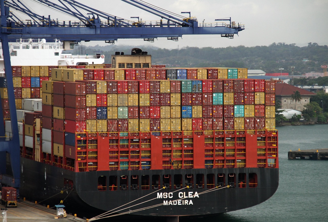 How to choose transportation and trading services from China to Dubai?