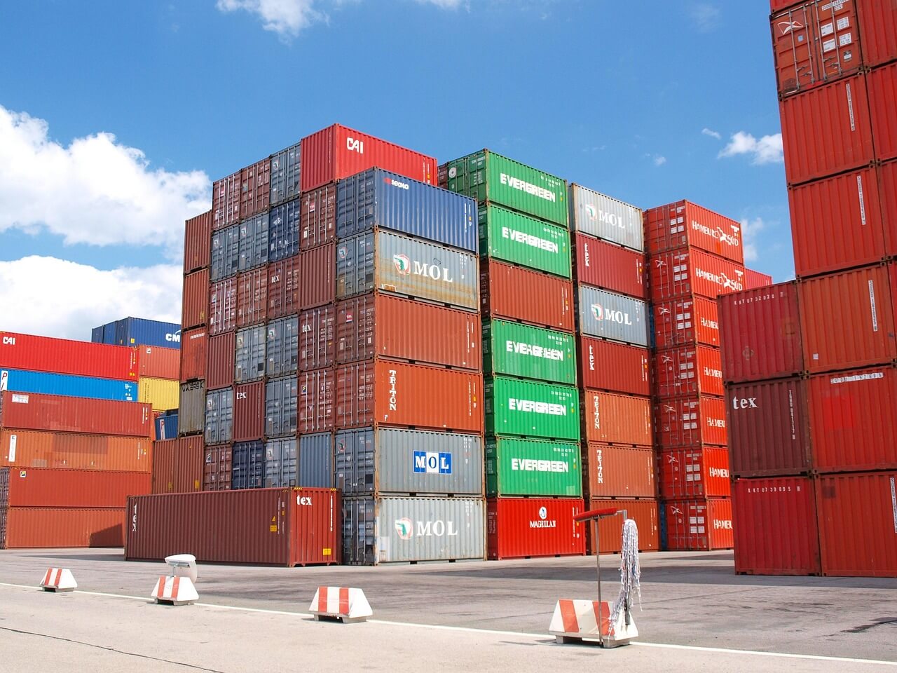 What are the guarantee measures for transportation and transaction services from China to the United