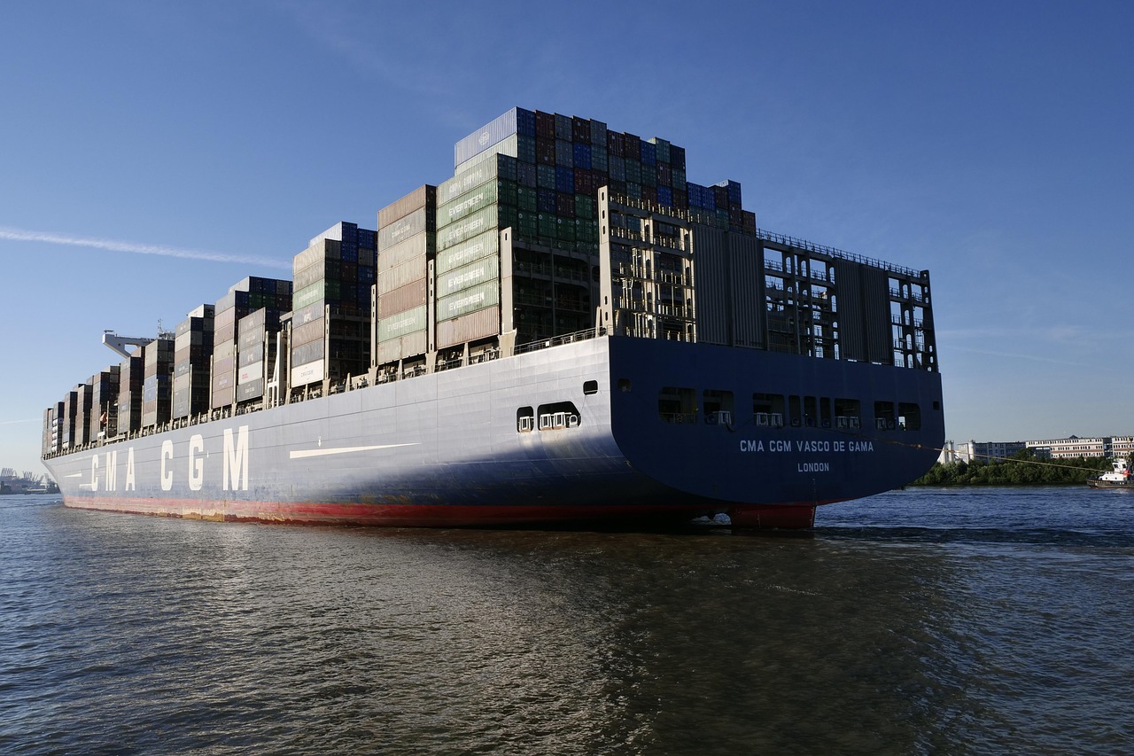 Freight forwarding options for transporting coal from China to the United Arab Emirates