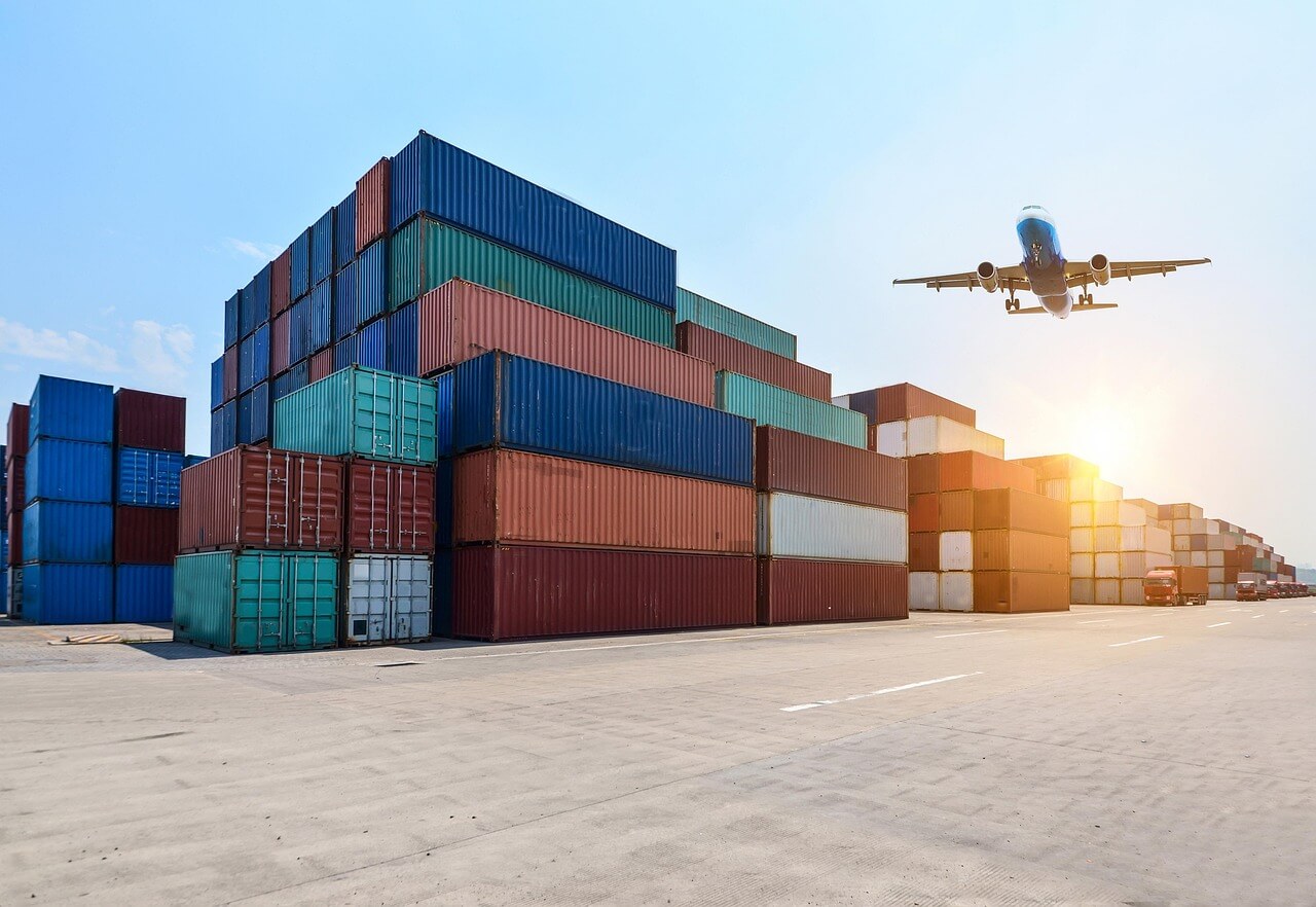 How to operate sea freight consolidation for transporting goods from China to Saudi Arabia?